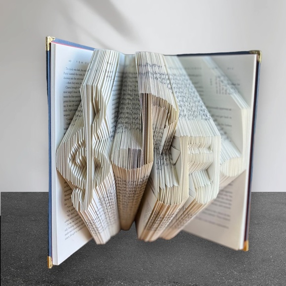 𝑯𝒂𝒏𝒅𝒎𝒂𝒅𝒆 “Music Notes” Book Folding 🎁 - Picture 6 of 9